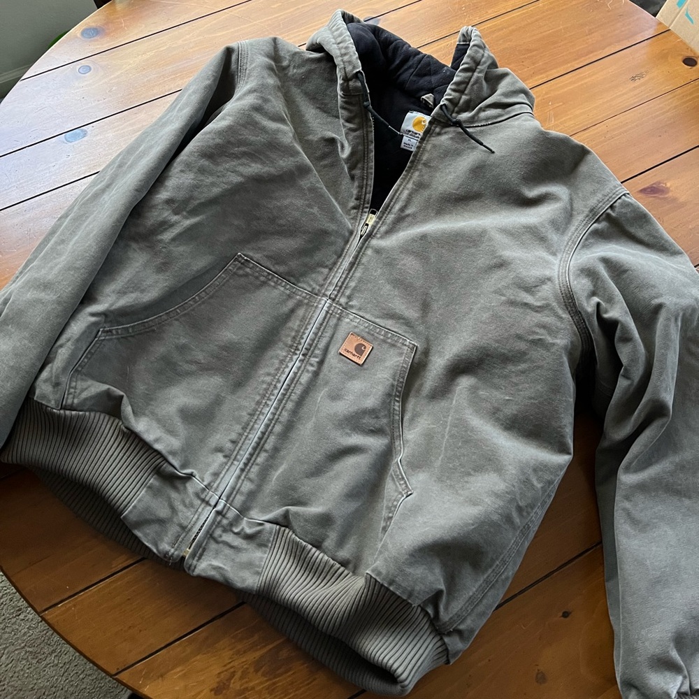 MENS CARHARTT HEAVY DUTY JACKET, SIZE XL